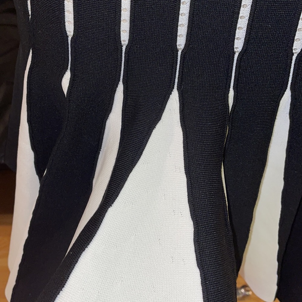 Weekend sale ⭐️⭐️⭐️ VALENTINO black and white dress - Picture 5 of 14